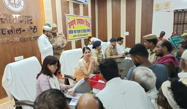 भीटी तहसील में डीएम और एसपी ने सुनीं फरियादियों की समस्याएं, अधिकारियों को मिले निर्देश